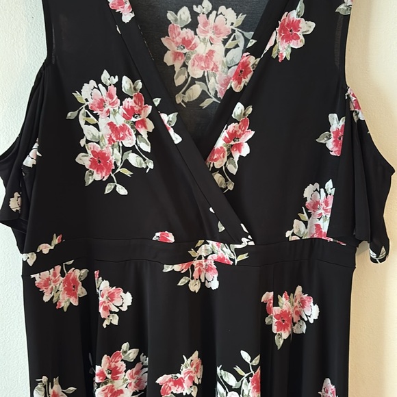 Torrid Black Floral Cold Shoulder Dress 2x - Picture 4 of 4